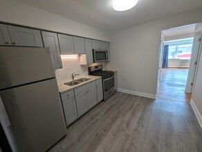 9216 Seymour Ave in Schiller Park, IL - Building Photo - Building Photo