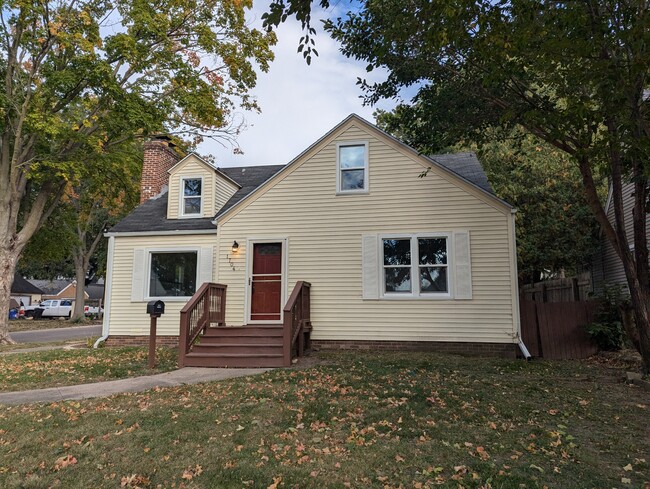 1704 23rd St in Rockford, IL - Foto de edificio - Building Photo