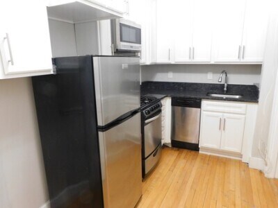 21 Chauncy St, Unit 4 in Cambridge, MA - Foto de edificio - Building Photo