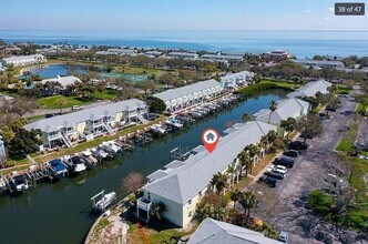 5006 Starfish Dr SE in St. Petersburg, FL - Building Photo - Building Photo