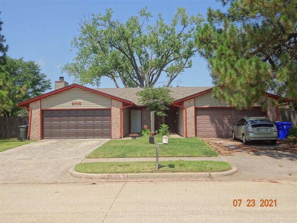 2704 Shoreridge Ave-Unit -2704 Shoreridge in Norman, OK - Building Photo