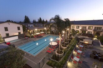 1101 N Fair Oaks Ave in Sunnyvale, CA - Building Photo - Building Photo