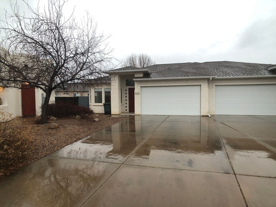 674 Gemstone Way in Grand Junction, CO - Building Photo