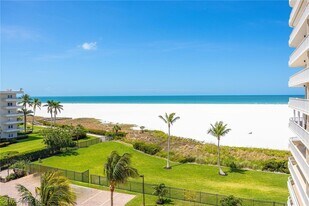 260 Seaview Ct in Marco Island, FL - Building Photo