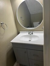 901B Castle Heights Dr in Laredo, TX - Building Photo - Building Photo