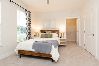 Streams at Battery Park in Anderson, SC - Building Photo - Interior Photo