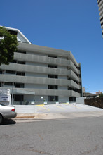 855 Makahiki Way in Honolulu, HI - Building Photo - Building Photo