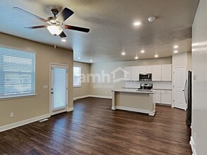 4427 N Morgan Way in Eagle Mountain, UT - Foto de edificio - Building Photo
