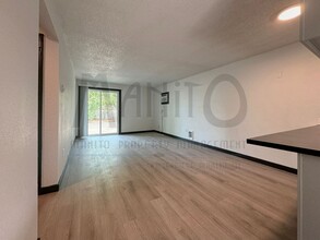 30 E Graves Rd in Spokane, WA - Foto de edificio - Building Photo