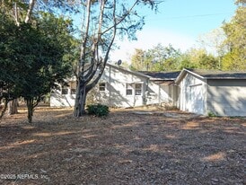 220 2nd Way in Interlachen, FL - Building Photo