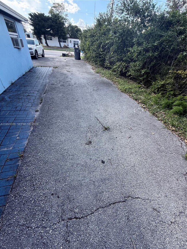 3501 SW 40th Ave in West Park, FL - Building Photo - Building Photo