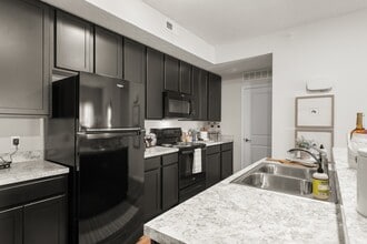 The Residences at Golf Village in Powell, OH - Foto de edificio - Building Photo