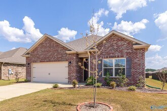 290 Caudle Dr in Madison, AL - Building Photo - Building Photo