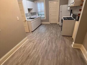 4 Auburn Ct, Unit 2 in Brookline, MA - Building Photo - Building Photo