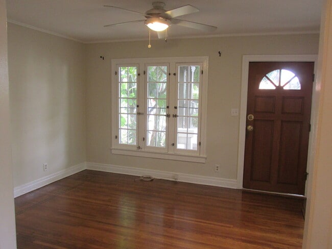 502 N Vista St, Unit 502 in Los Angeles, CA - Building Photo - Building Photo