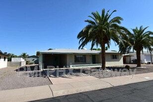 5440 E Des Moines St in Mesa, AZ - Building Photo