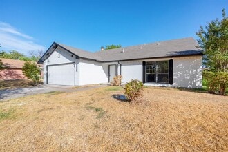 2215 Overbrook Dr in Arlington, TX - Building Photo - Building Photo