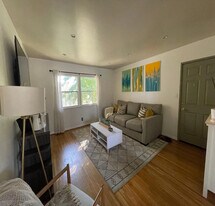 5866 Bowcroft St, Unit 3 in Los Angeles, CA - Building Photo