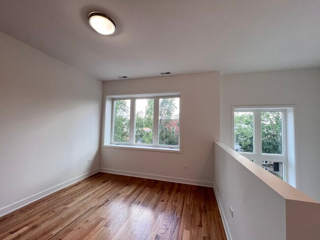 226 W 24th St in Chicago, IL - Building Photo - Building Photo