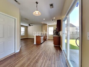 225 Two Forts Rd in Moncks Corner, SC - Foto de edificio - Building Photo