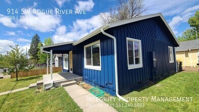 914 SW Rogue River Ave in Grants Pass, OR - Building Photo - Building Photo