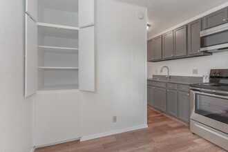 4619 9th St NW in Albuquerque, NM - Building Photo - Building Photo