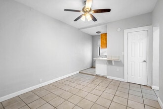 1507 Meridian Ave, Unit 5 in Miami Beach, FL - Building Photo - Building Photo