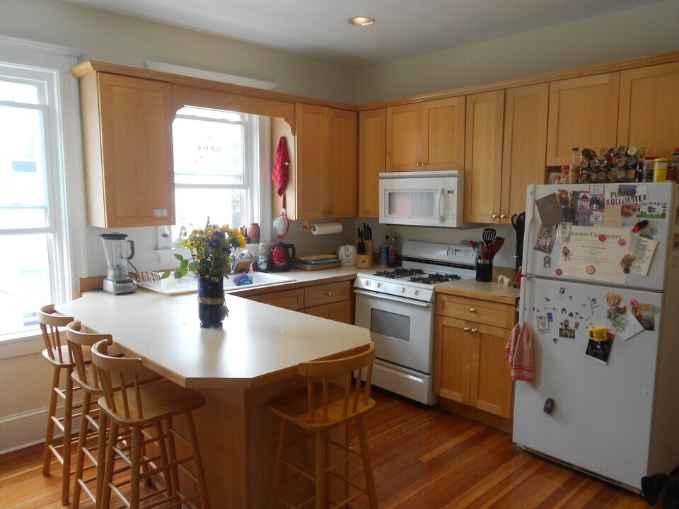 5 Newton St, Unit 2 in Cambridge, MA - Building Photo