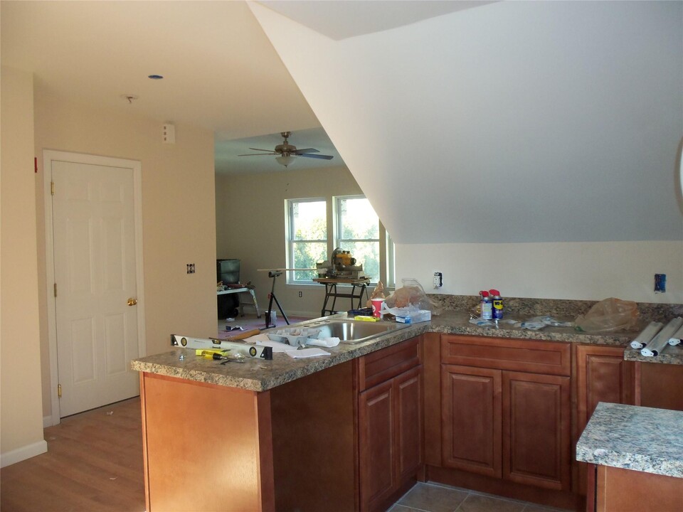 2064 Main St in Cortlandt, NY - Building Photo