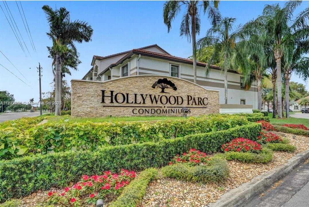 630 S Park Rd in Hollywood, FL - Foto de edificio
