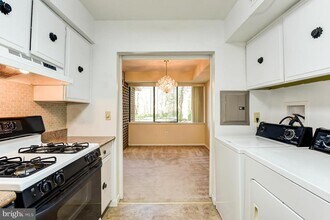 2114 Bonnywood Ln-Unit -1-101 in Silver Spring, MD - Building Photo - Building Photo