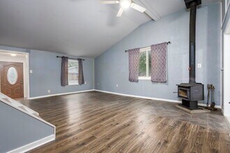 9156 Elizabeth St in Whitmore Lake, MI - Building Photo - Building Photo