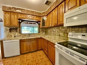 14131 NW 3rd Ave in Miami, FL - Building Photo - Building Photo
