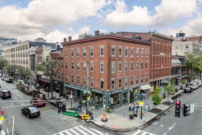 1008 Chapel Street