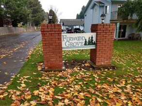 Firwood Grove Apartment LLC in Lacey, WA - Foto de edificio - Building Photo