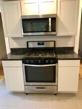 15 Pochelon St in Sunapee, NH - Building Photo - Building Photo