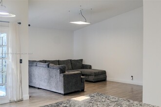 336 S Ketch Dr in Sunrise, FL - Foto de edificio - Building Photo