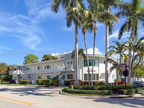 10101 W Bay Harbor Dr in Bay Harbor Islands, FL - Building Photo - Building Photo