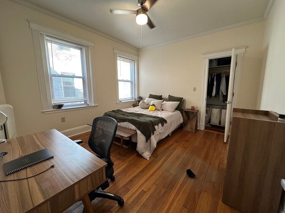 31 Peterborough St in Boston, MA - Building Photo