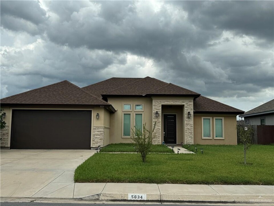 5634 Buckeye Ct in Brownsville, TX - Foto de edificio