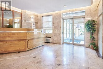 2759-2759 Carousel Crescent in Ottawa, ON - Building Photo - Building Photo