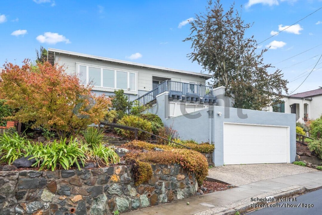 2420 Edwards Ave in El Cerrito, CA - Building Photo