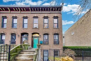 902 S Claremont Ave in Chicago, IL - Building Photo