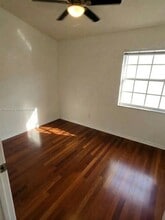 721 SW 148th Ave in Davie, FL - Foto de edificio - Building Photo