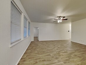 6401 Downeast Dr in Fort Worth, TX - Building Photo - Building Photo