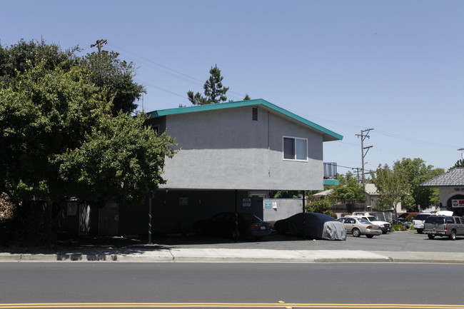 1655 Tuolumne in Vallejo, CA - Foto de edificio - Building Photo