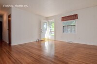 9010 W 101st St photo'