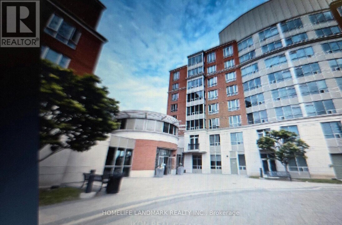 7363 Kennedy Rd in Markham, ON - Building Photo