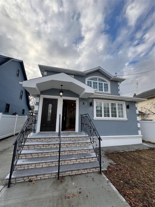 property at 118-32-11200 200th St