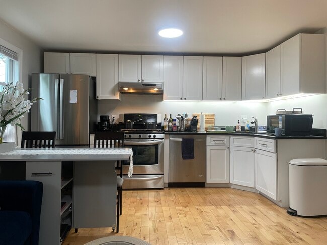 153 Charles St, Unit 1